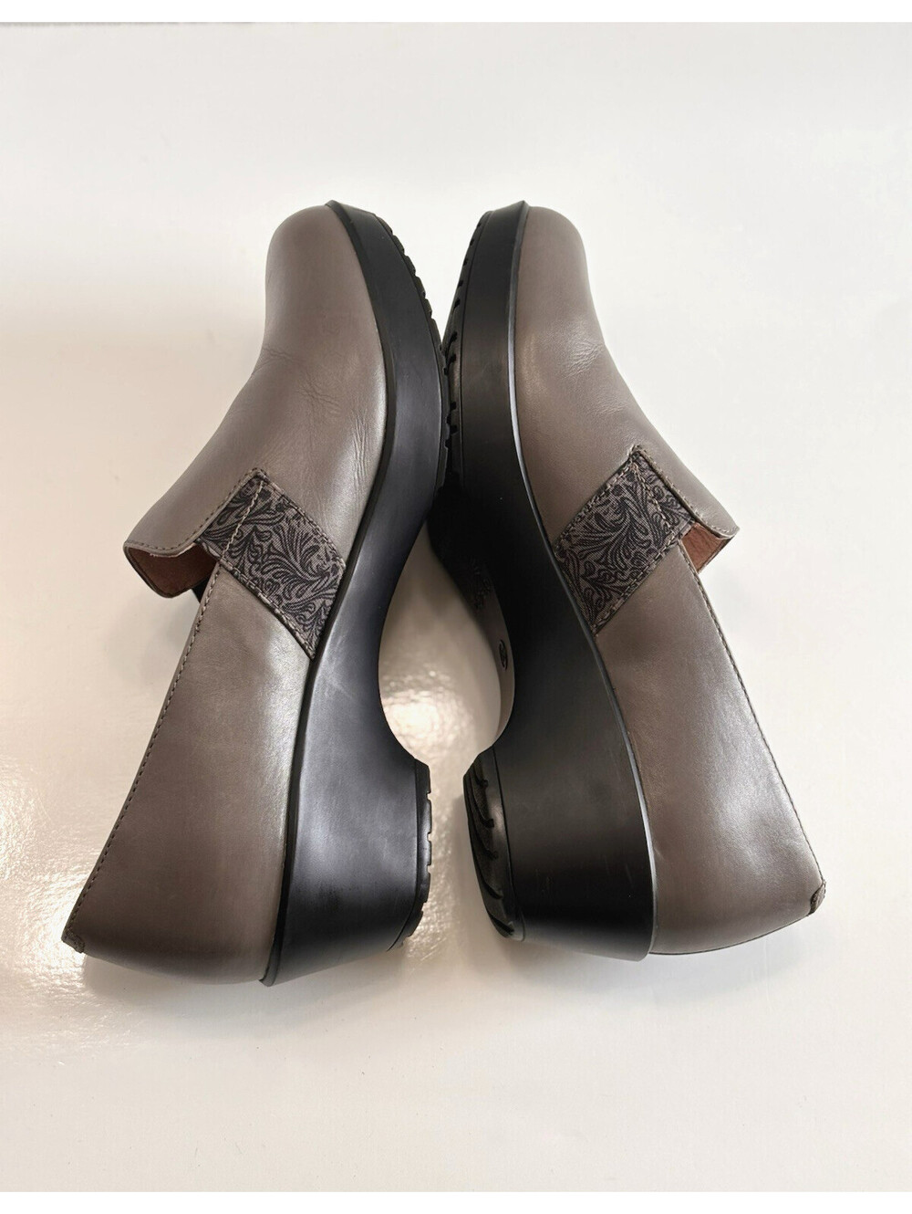 Dansko Jessica Women's Gray Leather Slip On Clogs Comfort Shoes Size 39/ US 8.5 - Picture 6 of 16